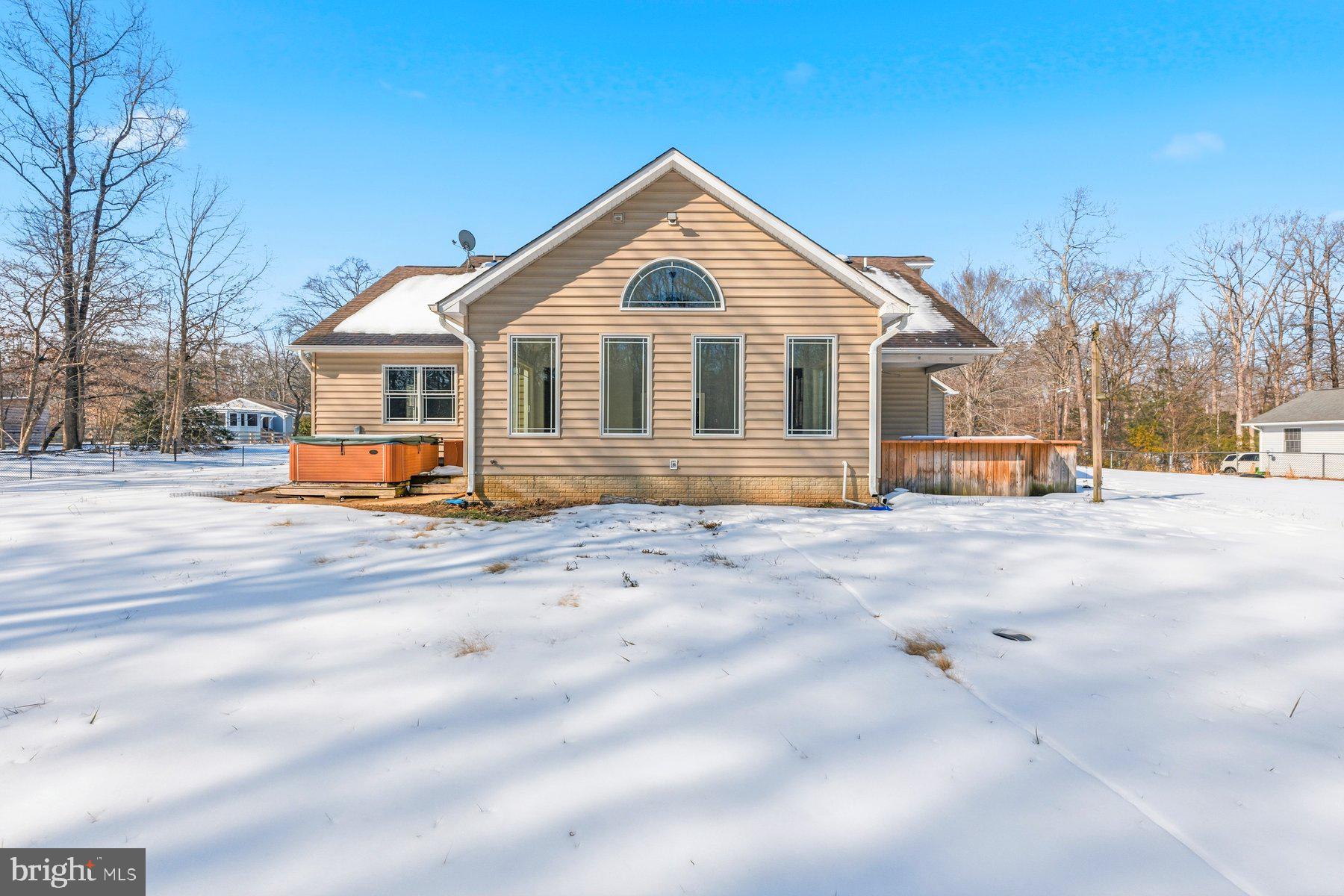 ANNAPOLIS WOODS - Residential