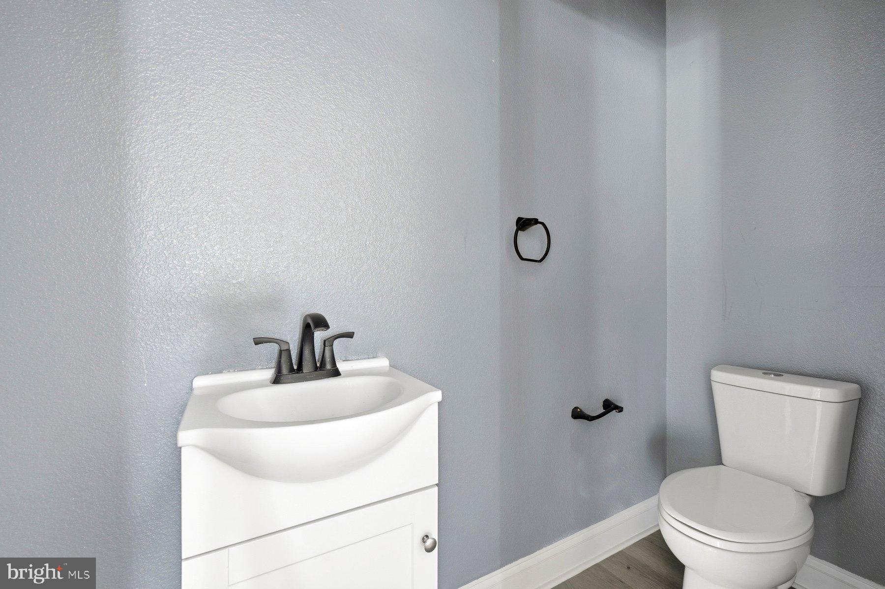 ANNAPOLIS WOODS - Residential