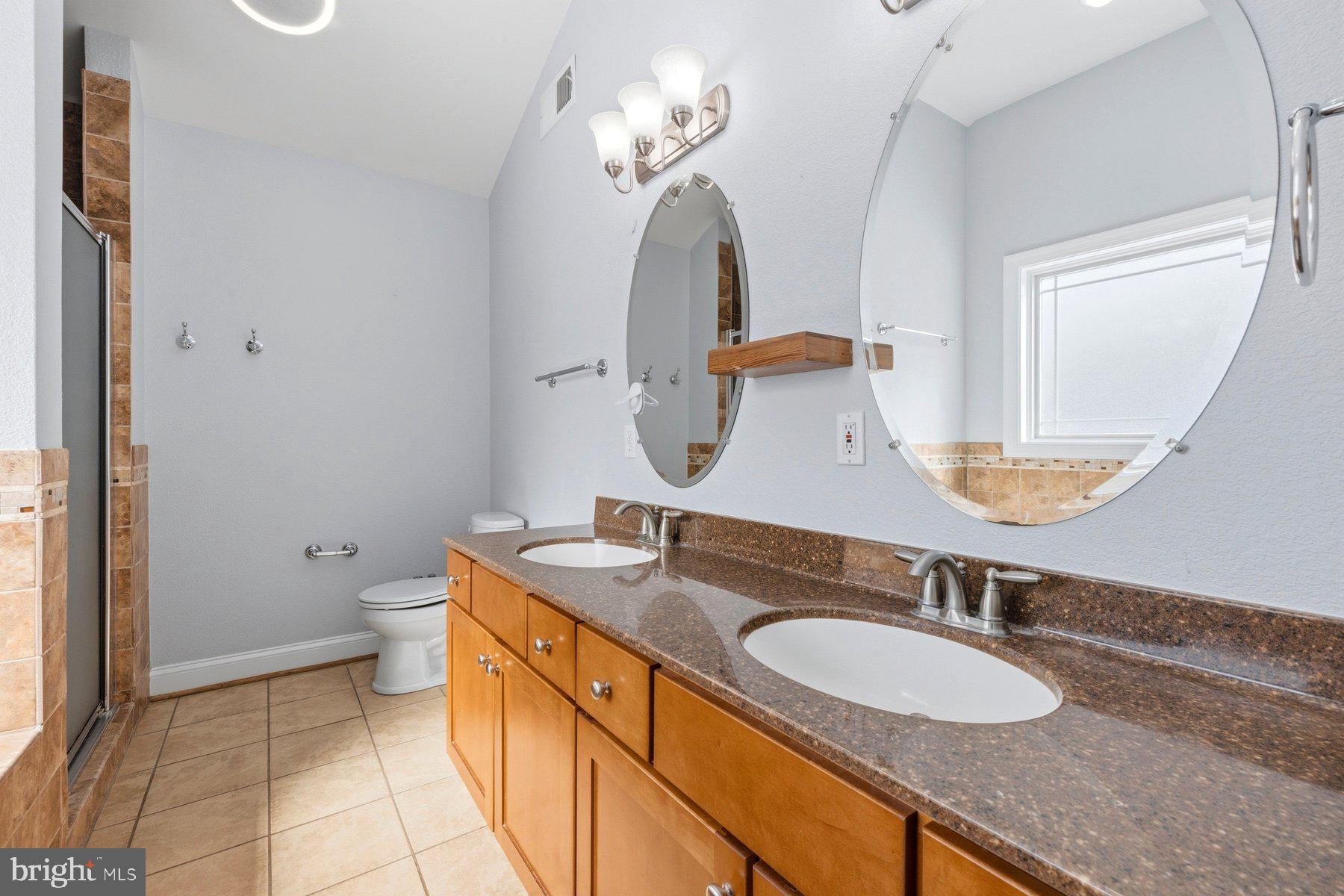 ANNAPOLIS WOODS - Residential