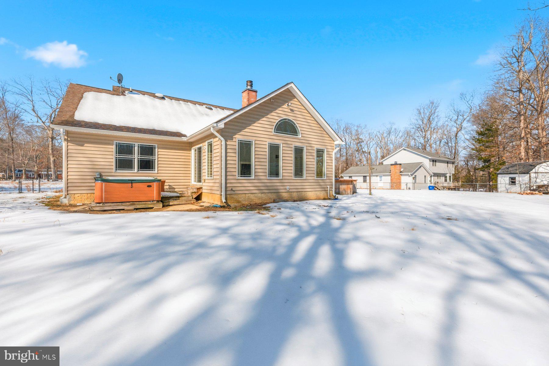 ANNAPOLIS WOODS - Residential