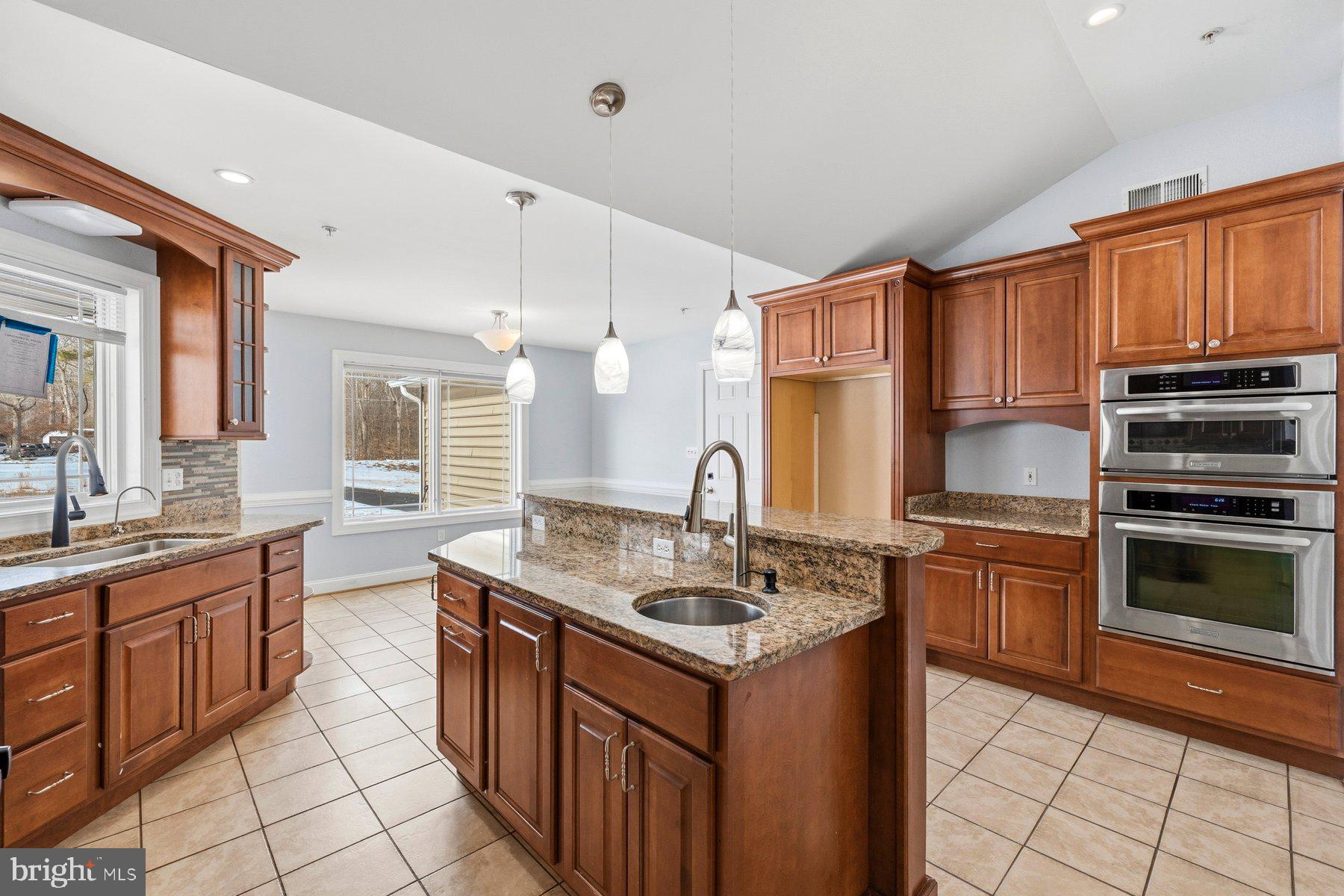 ANNAPOLIS WOODS - Residential