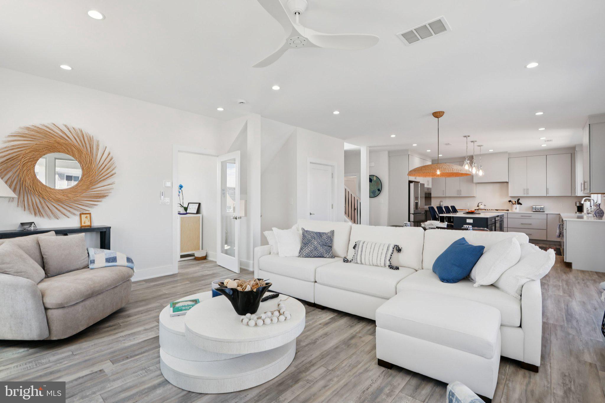 1195 WALTER BOULEVARD