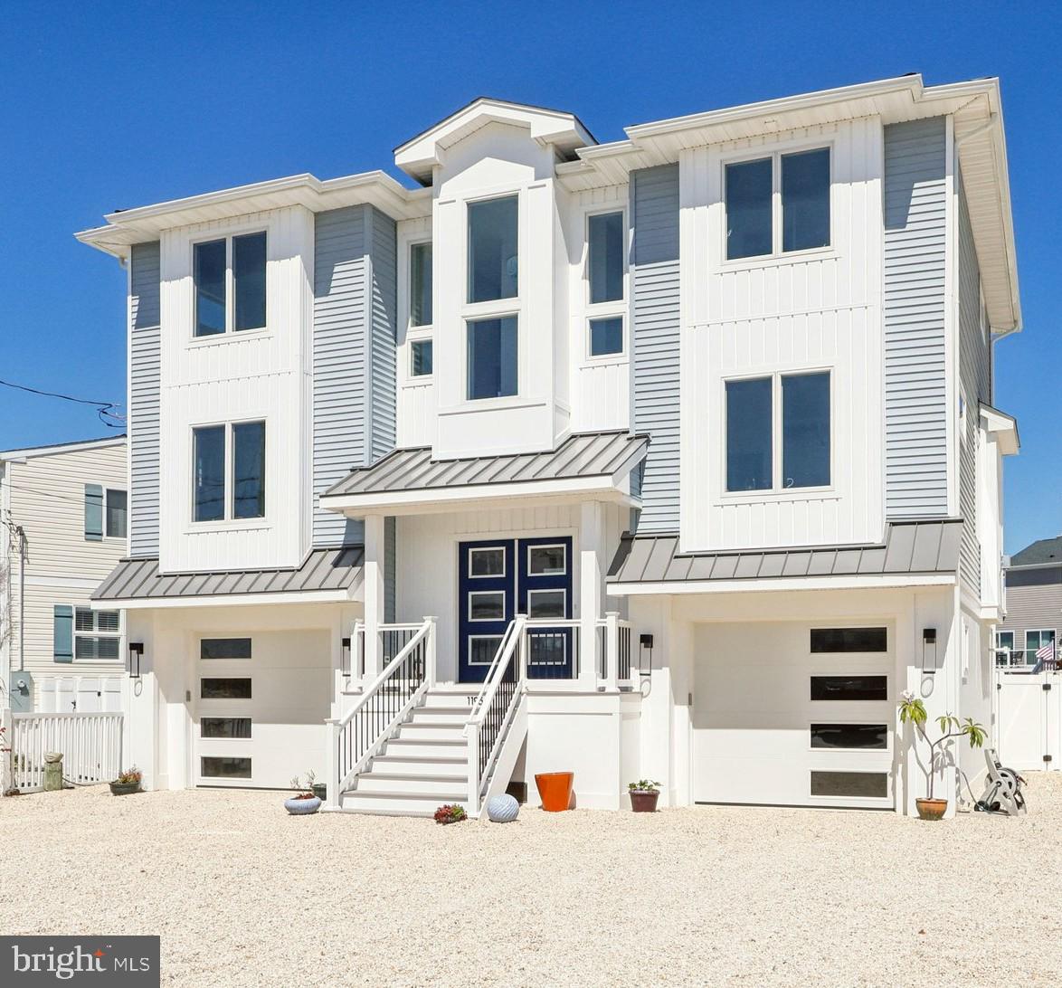 1195 WALTER BOULEVARD