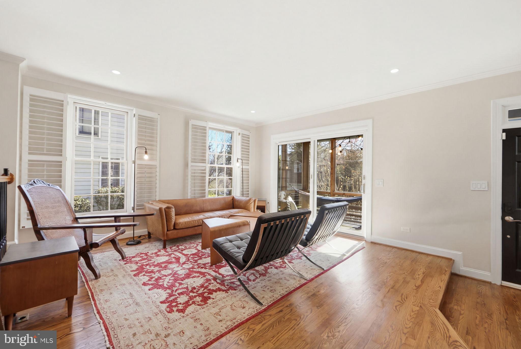 1433 BUENA VISTA AVENUE