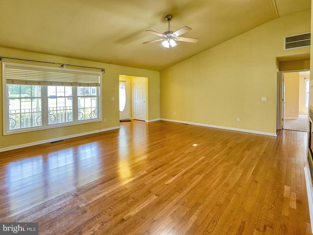 306 COUNTRY PLACE