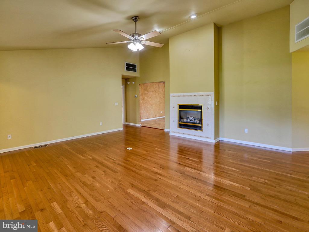 306 COUNTRY PLACE