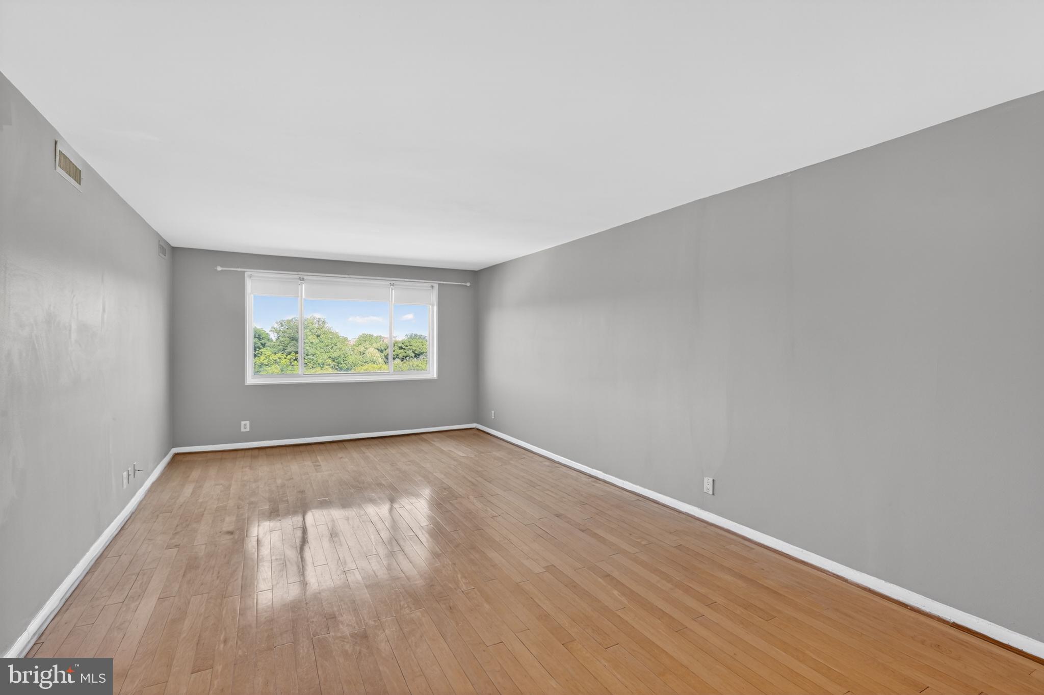 WHITEHALL - Residential