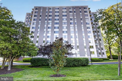 Photo of 8315 N Brook Lane #2-1004, BETHESDA, MD 20814 (MLS # MDMC2231656)