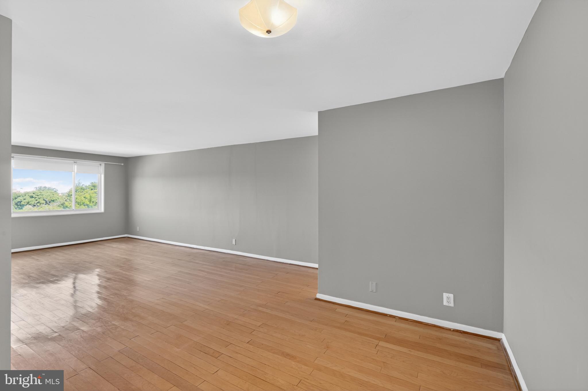 WHITEHALL - Residential