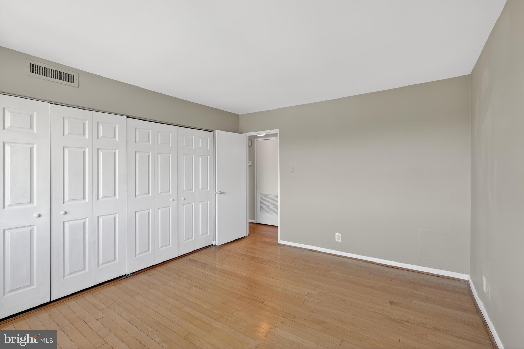 WHITEHALL - Residential