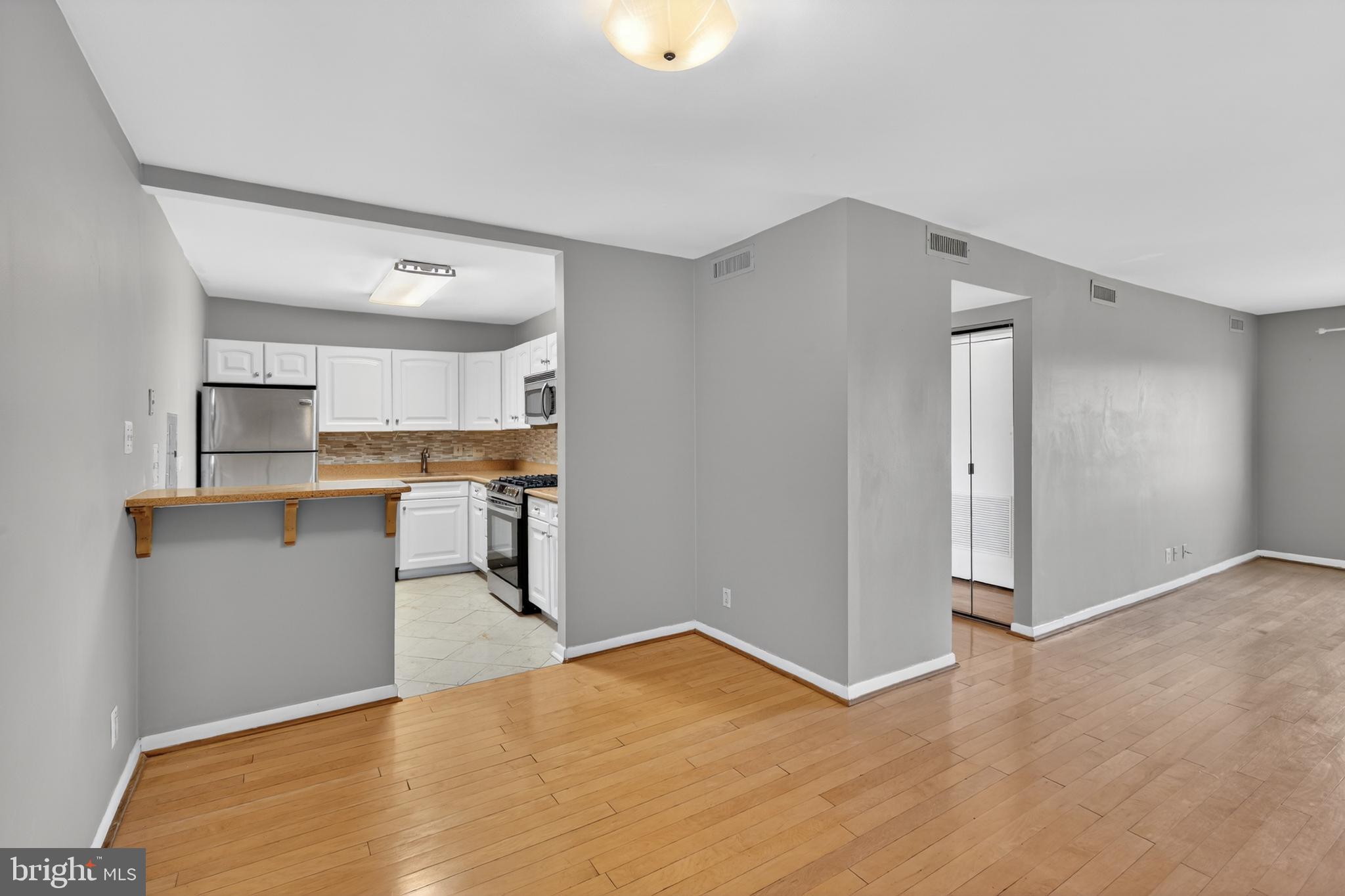 WHITEHALL - Residential