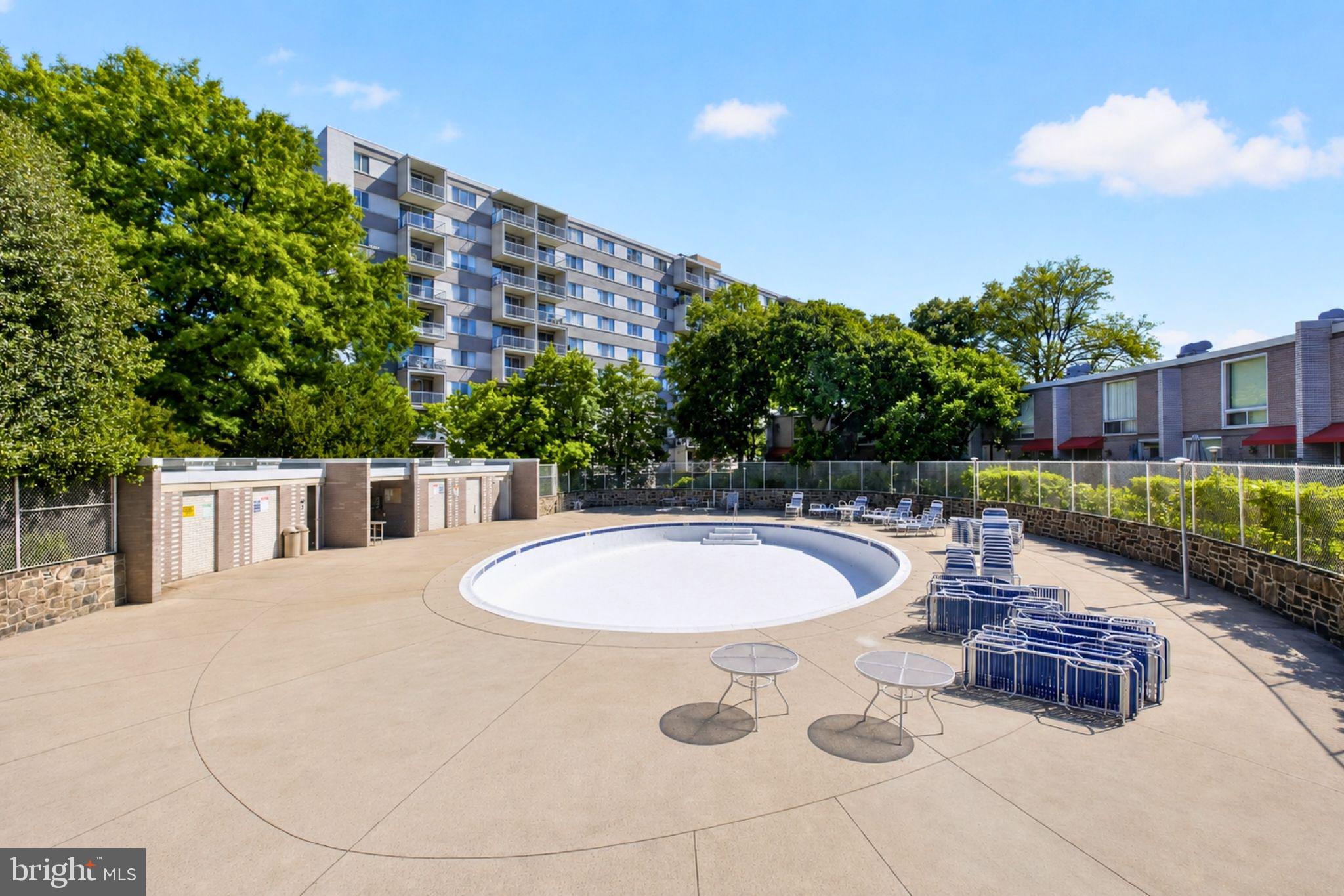 WHITEHALL - Residential