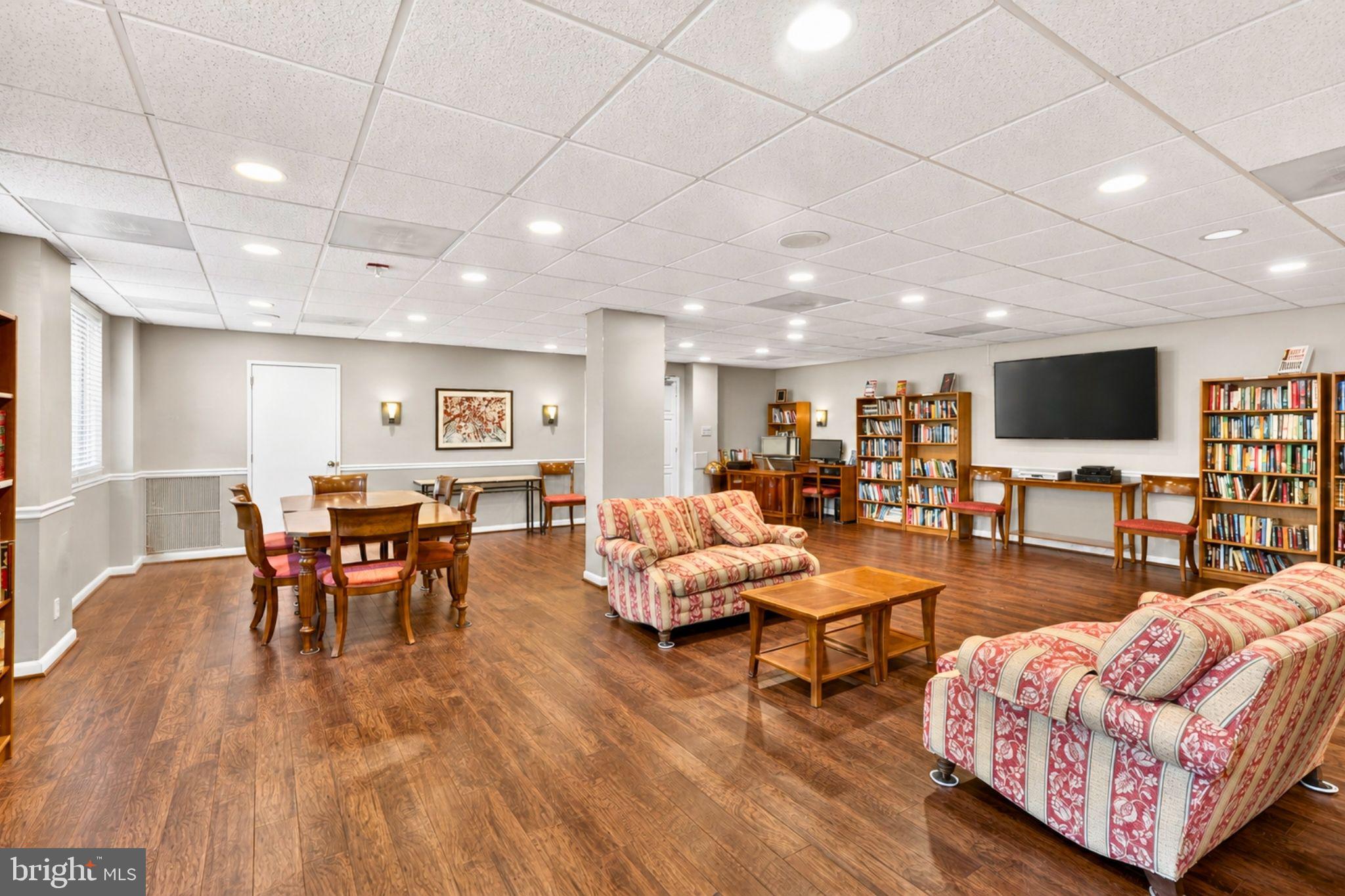 WHITEHALL - Residential