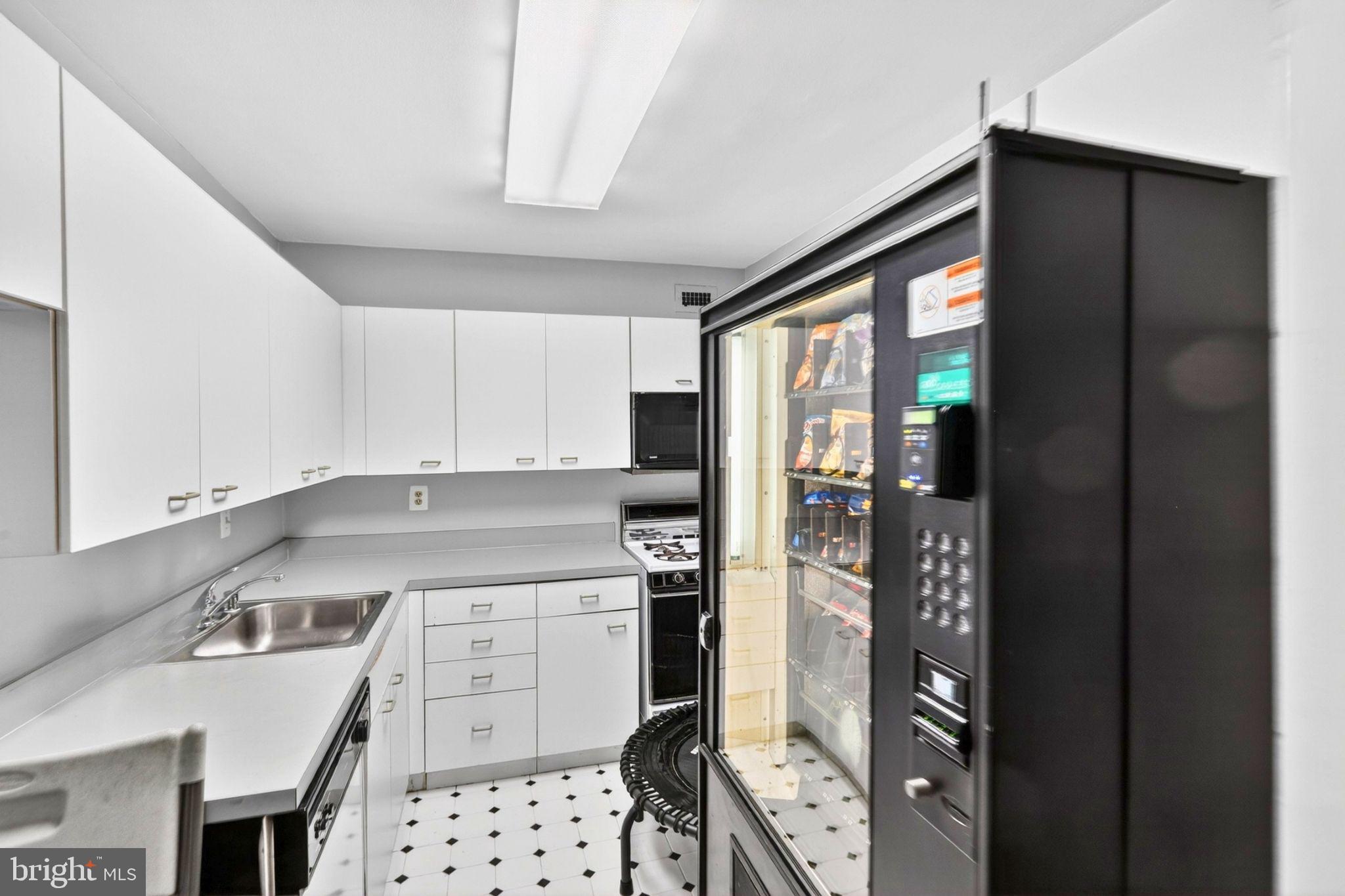 WHITEHALL - Residential