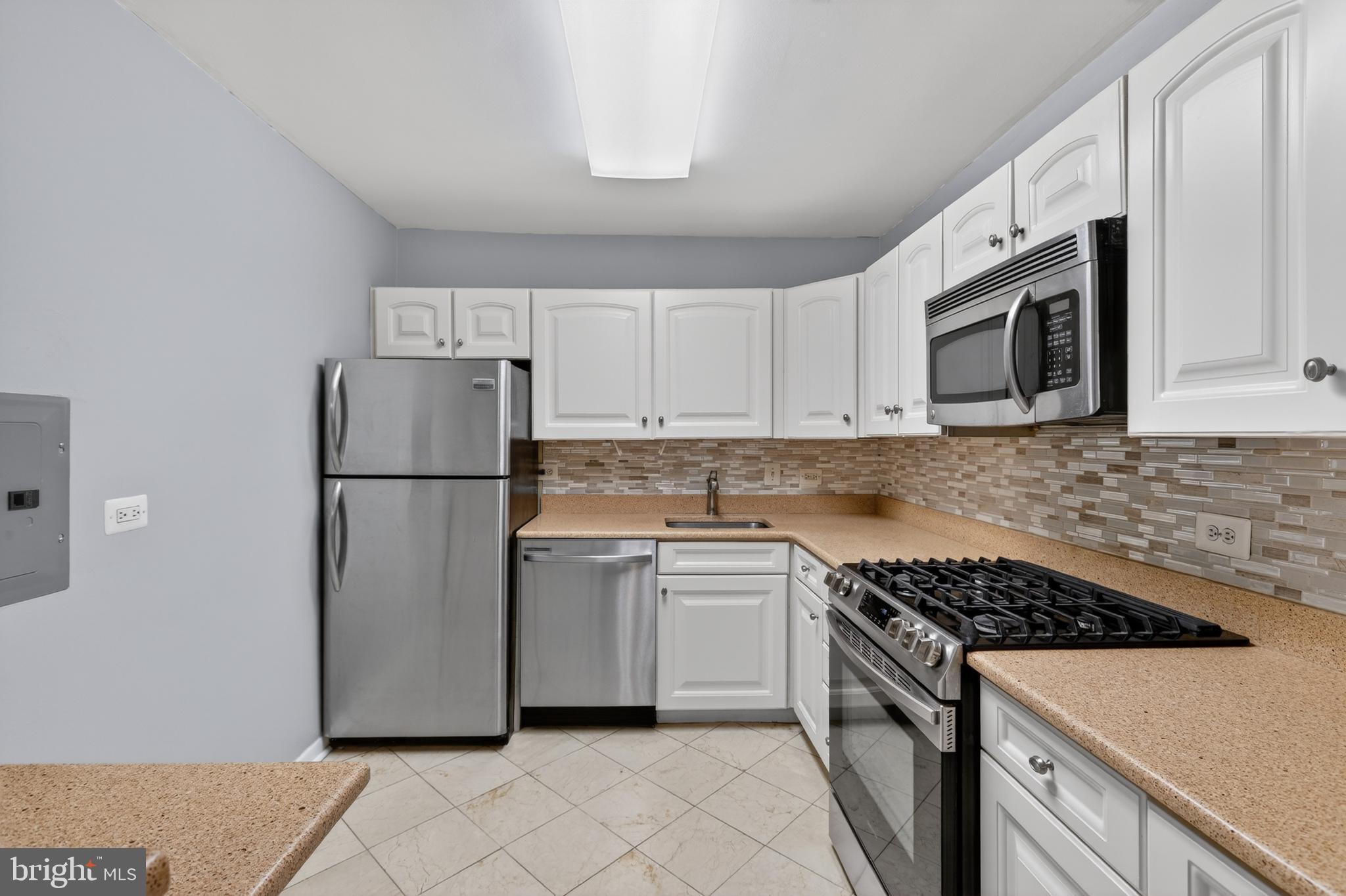 WHITEHALL - Residential