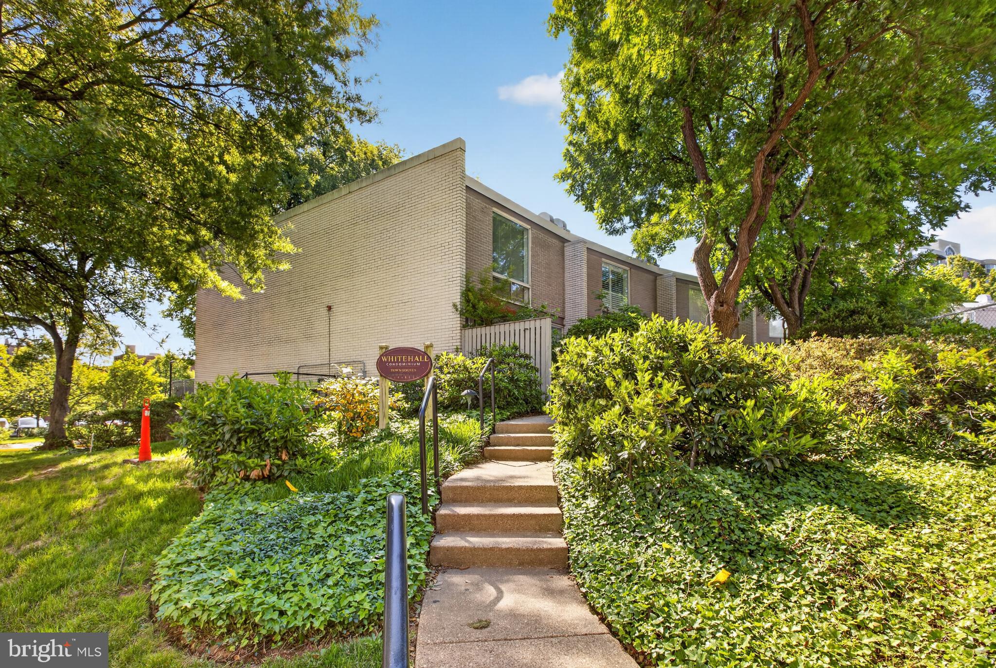 WHITEHALL - Residential