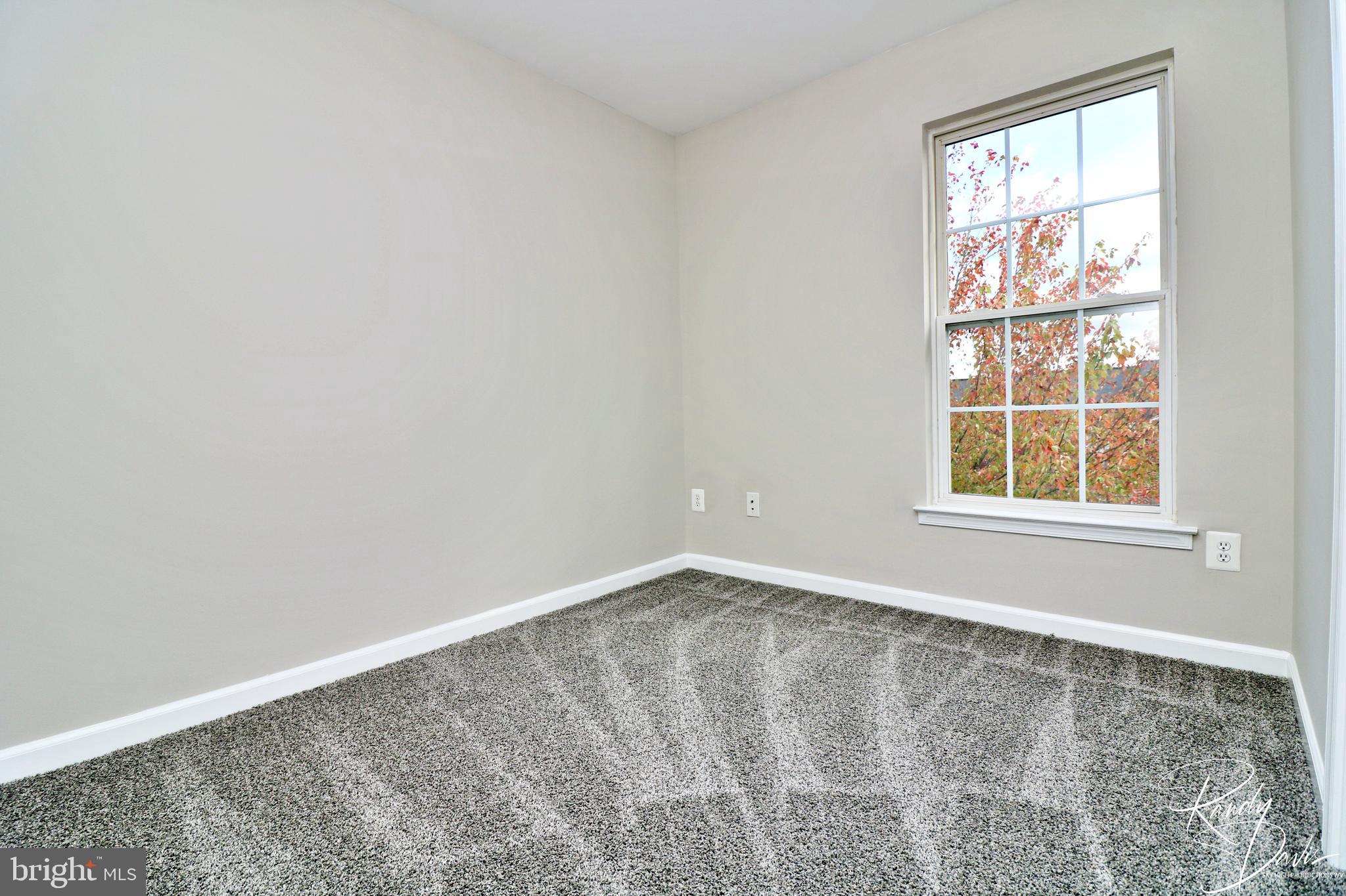 LAKELAND PLACE - Residential Lease