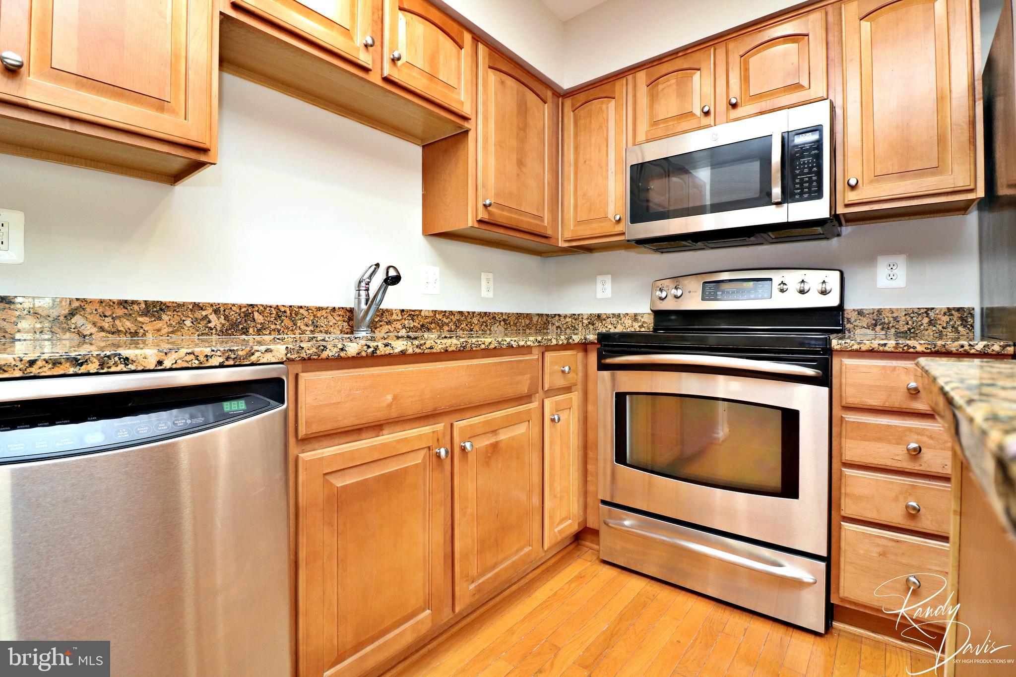 LAKELAND PLACE - Residential Lease