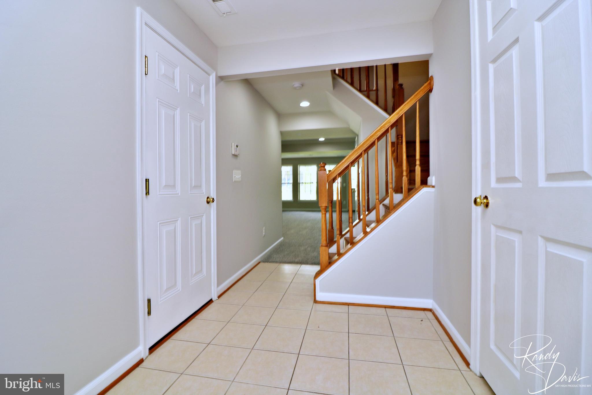 LAKELAND PLACE - Residential Lease