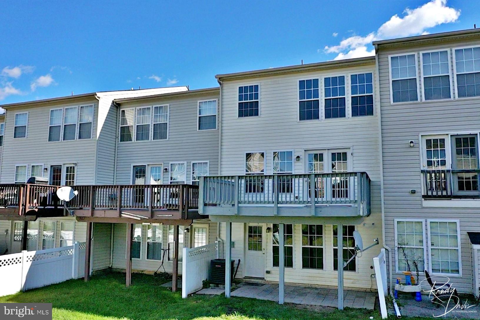 LAKELAND PLACE - Residential Lease