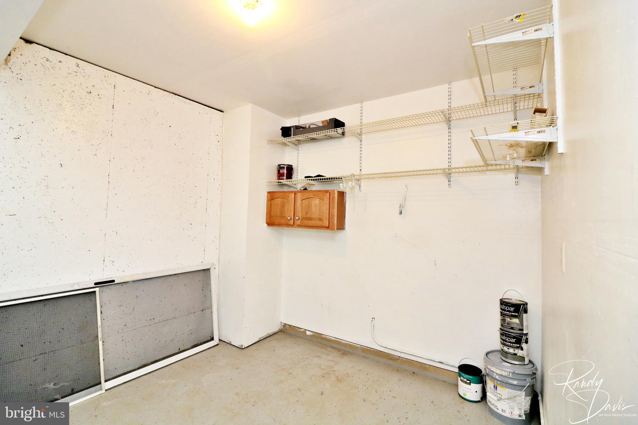 LAKELAND PLACE - Residential Lease