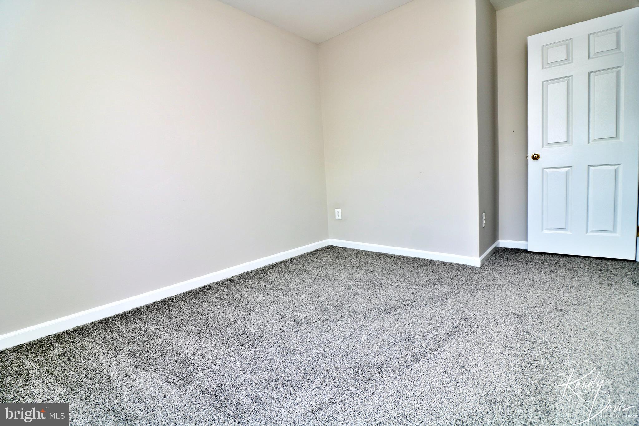 LAKELAND PLACE - Residential Lease