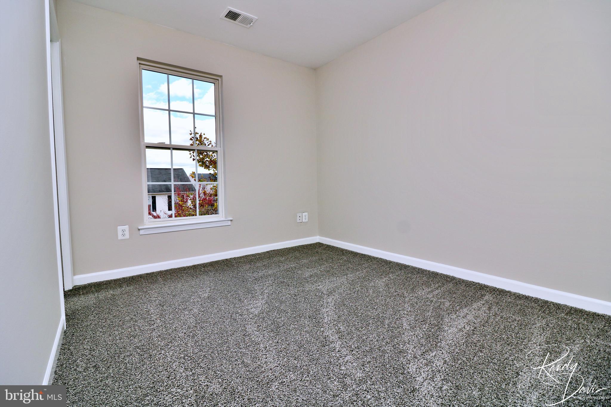 LAKELAND PLACE - Residential Lease