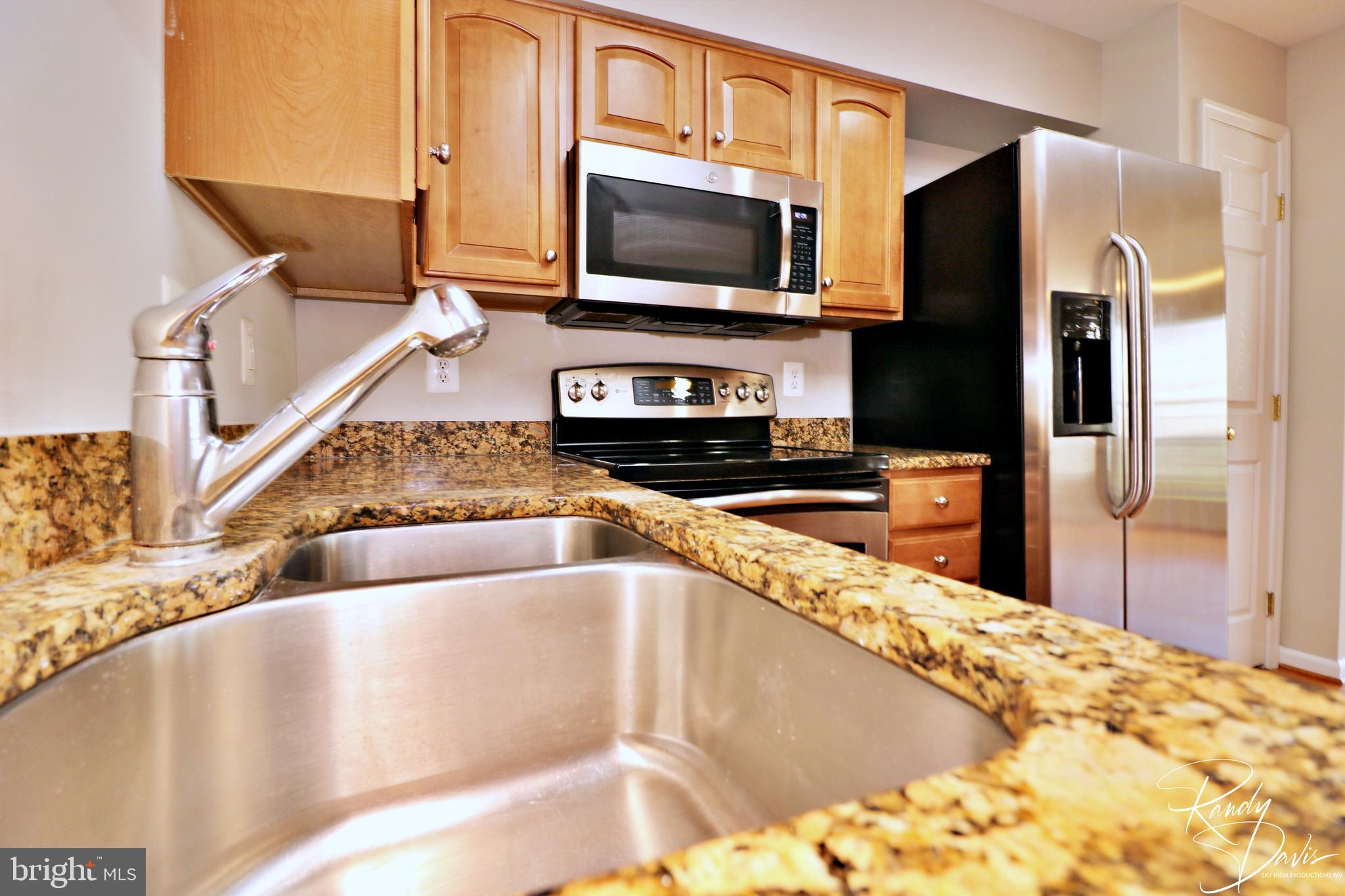 LAKELAND PLACE - Residential Lease