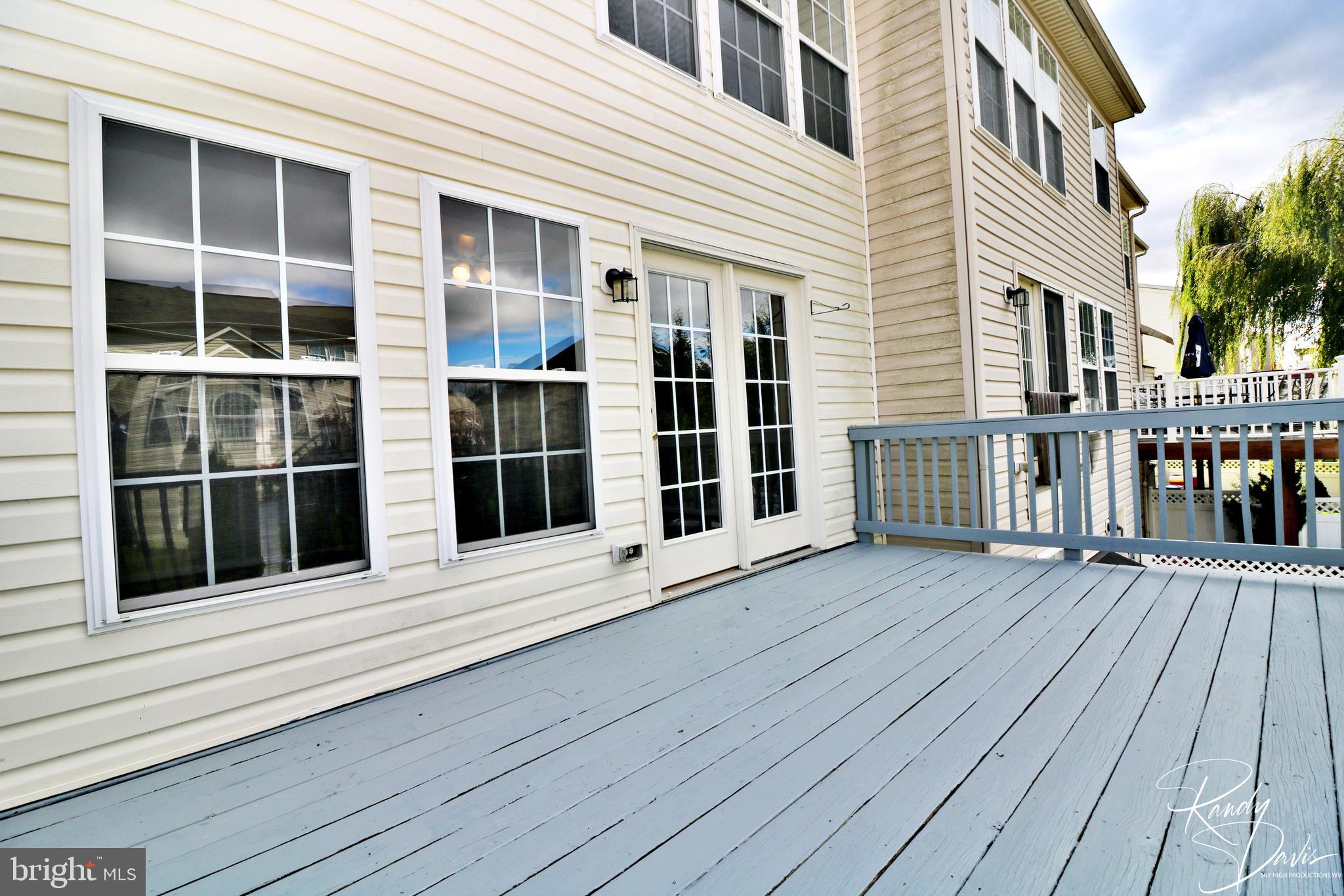 LAKELAND PLACE - Residential Lease