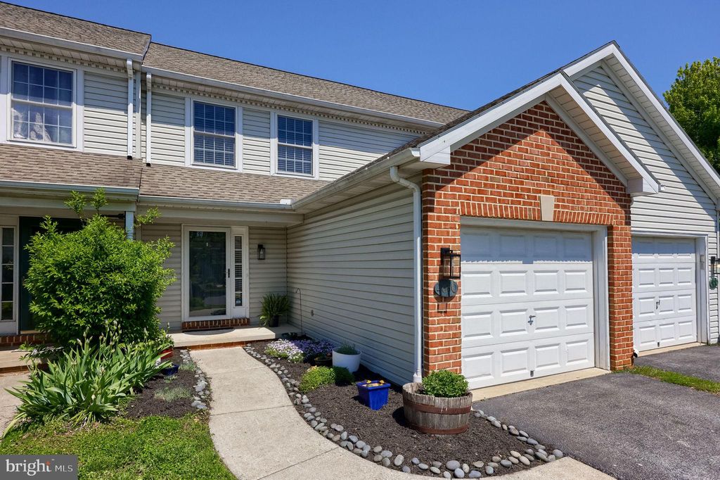 Photo of 4050 Parkside Court, MOUNT JOY, PA 17552 (MLS # PALA2086500)