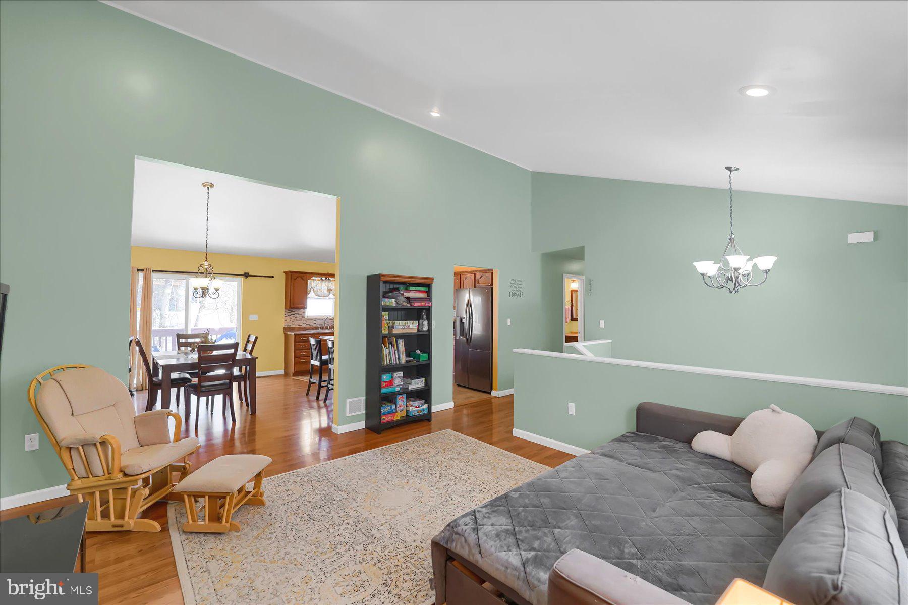 WHISPER RIDGE - Residential