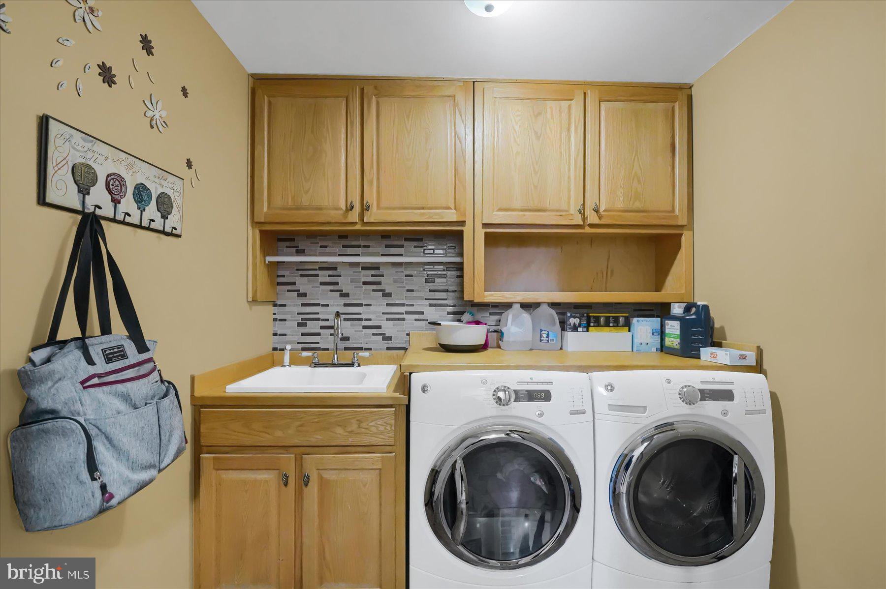 WHISPER RIDGE - Residential