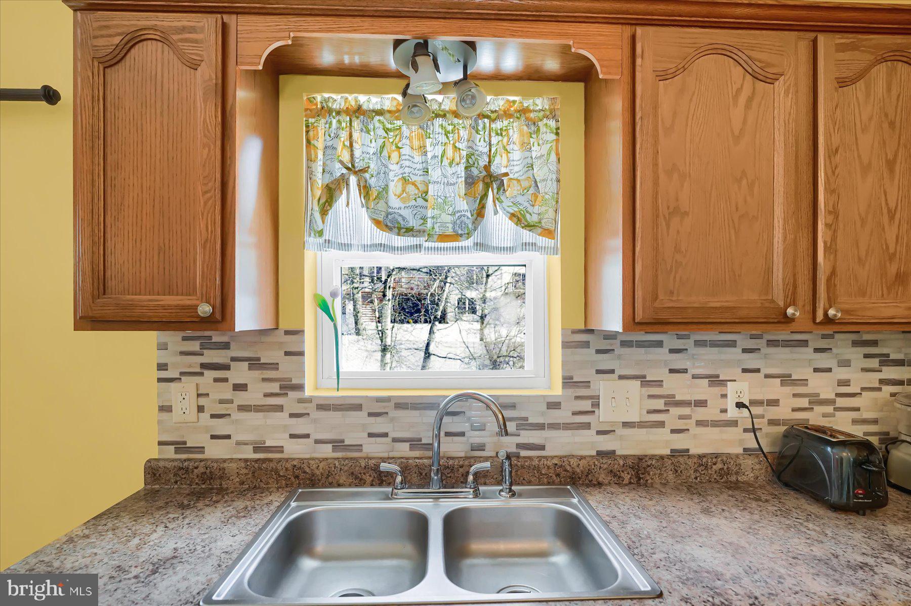 WHISPER RIDGE - Residential