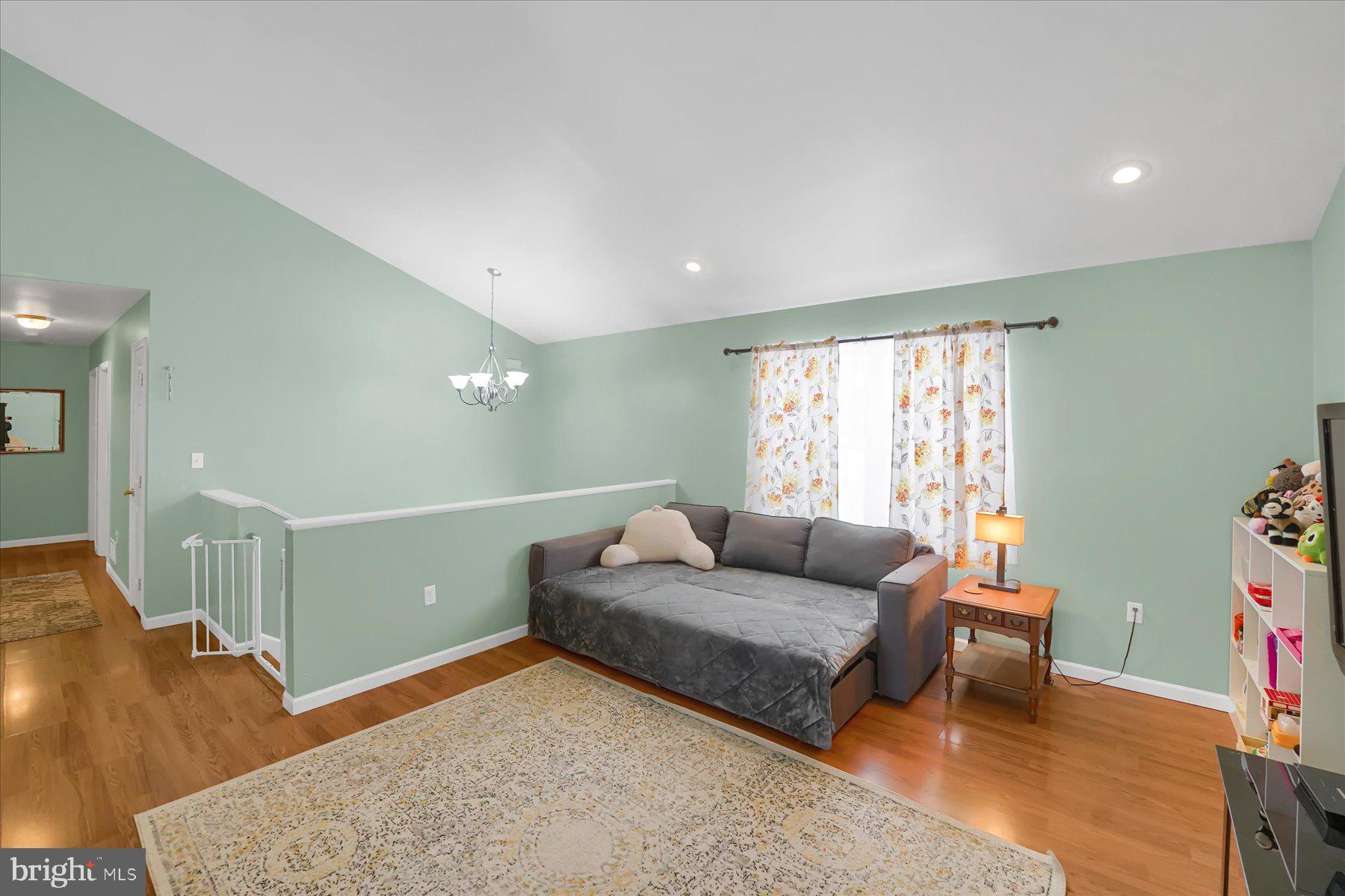 WHISPER RIDGE - Residential