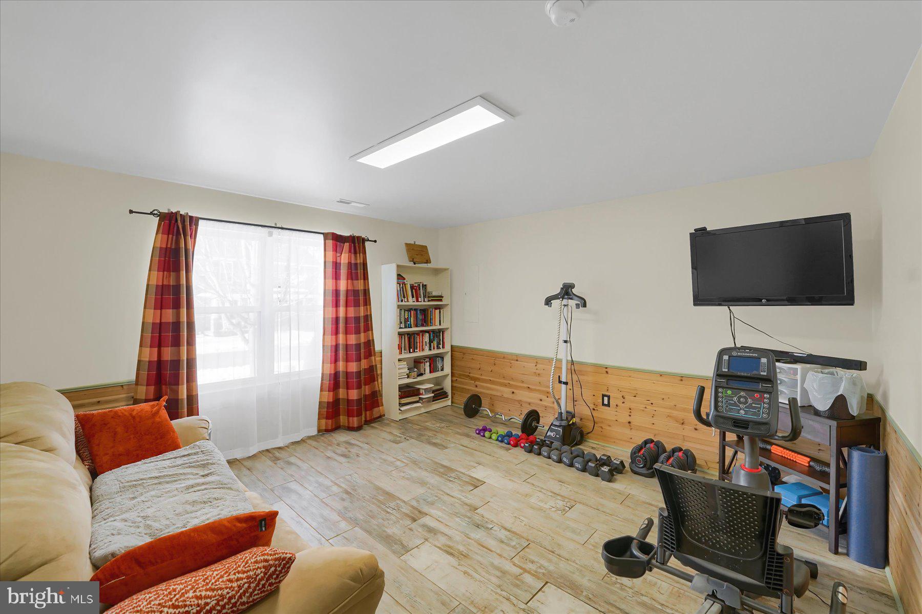 WHISPER RIDGE - Residential