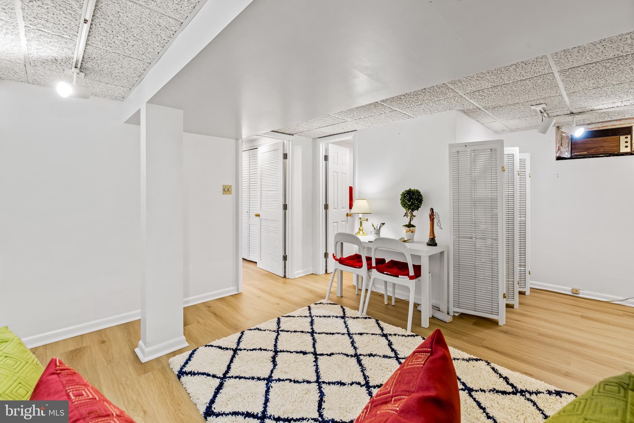 DULANEY FOREST - Residential