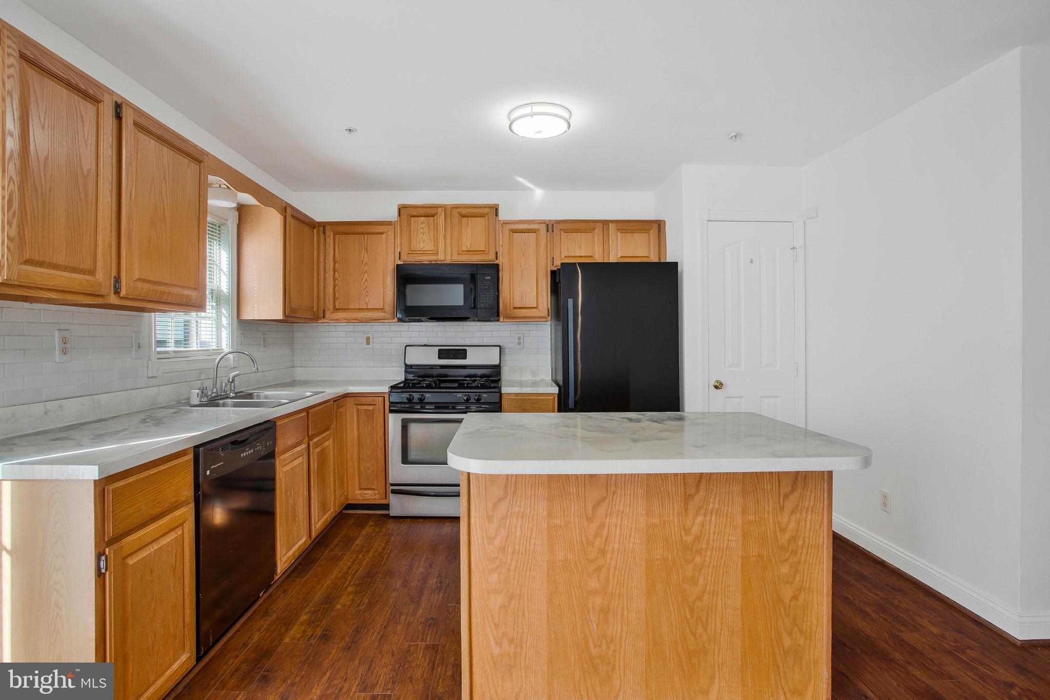 LAKEWOOD - Residential