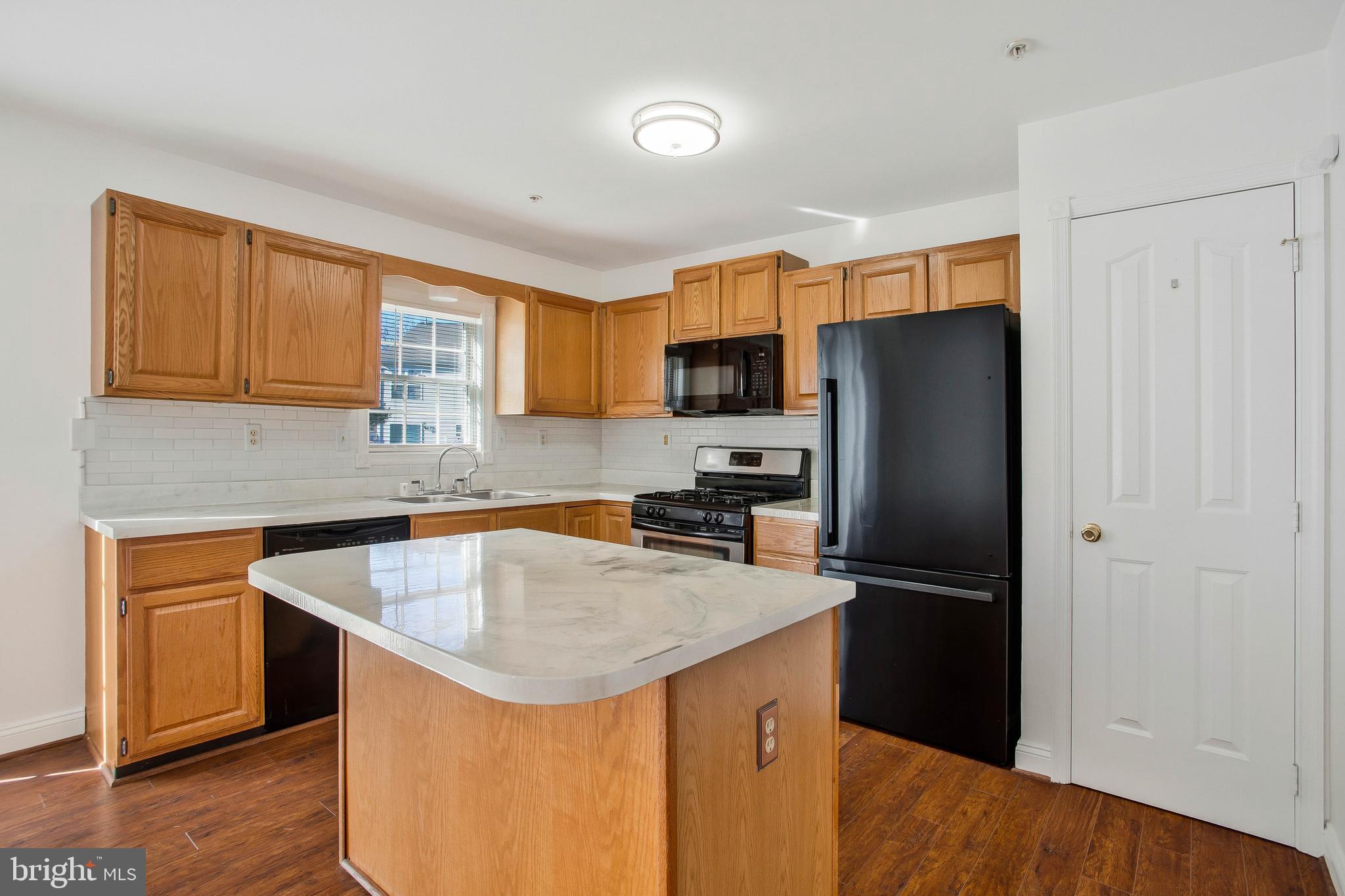 LAKEWOOD - Residential