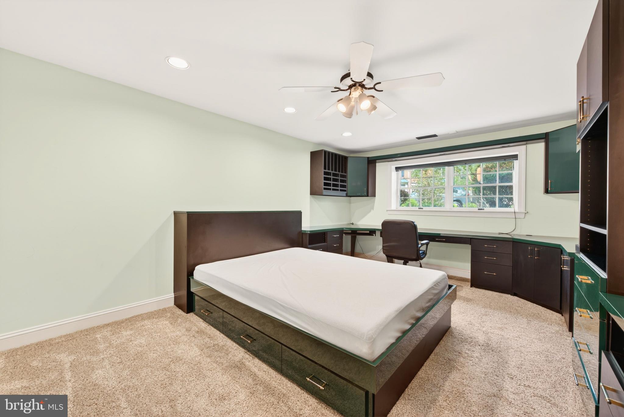 POTOMAC GROVE - Residential