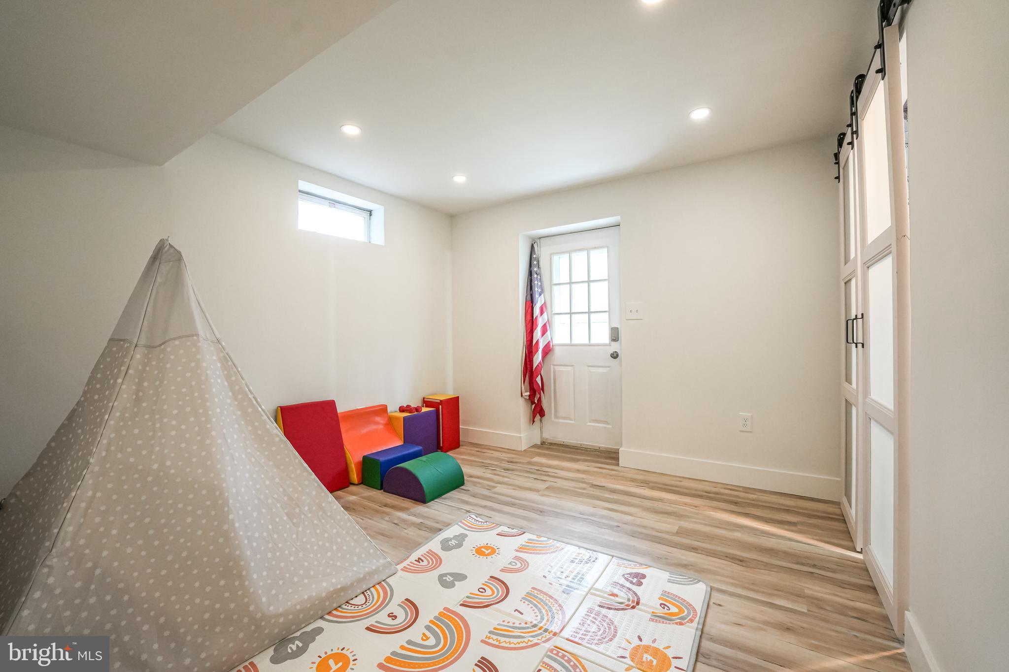 NEWINGTON FOREST - Residential Lease