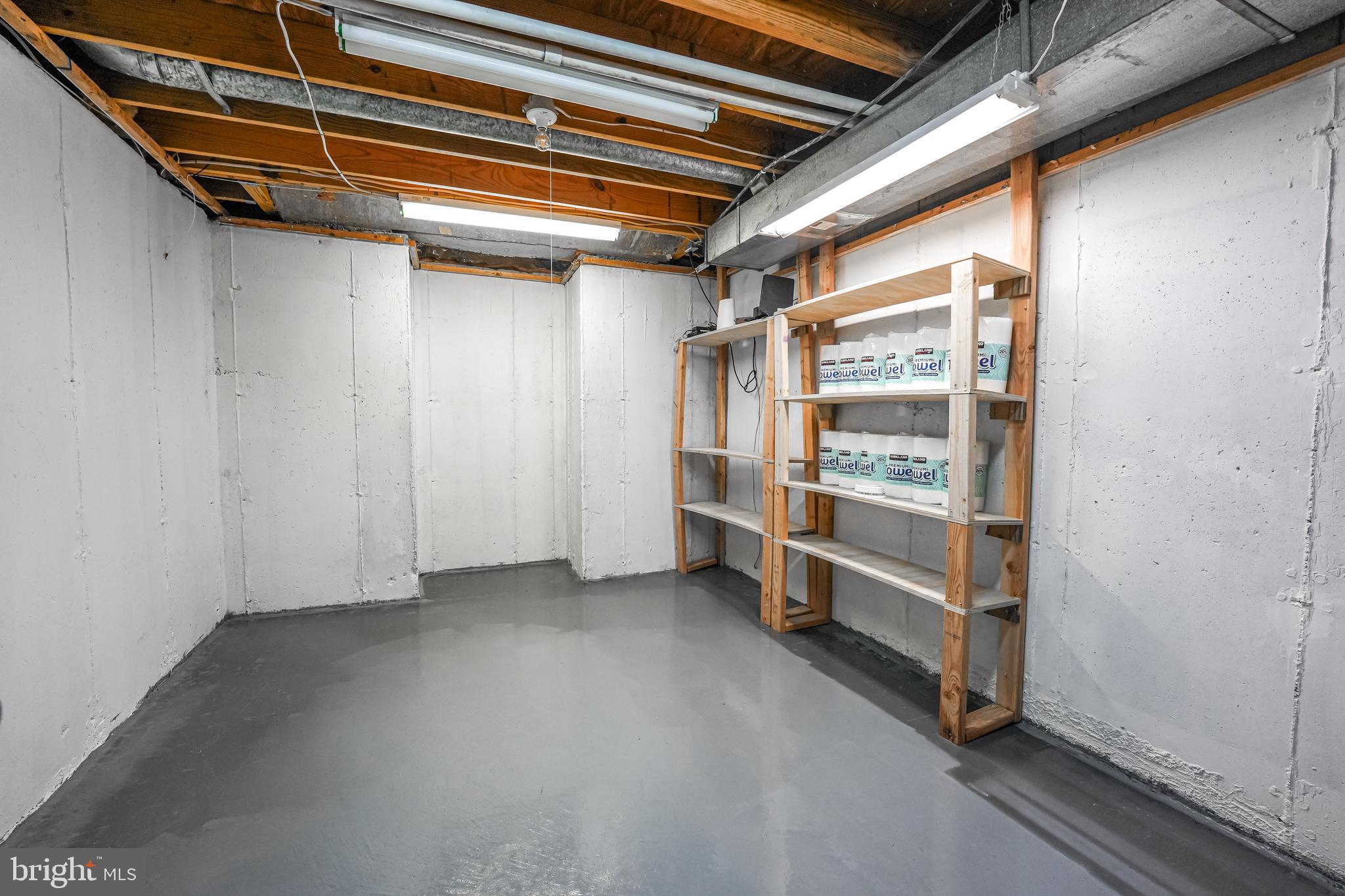 NEWINGTON FOREST - Residential Lease