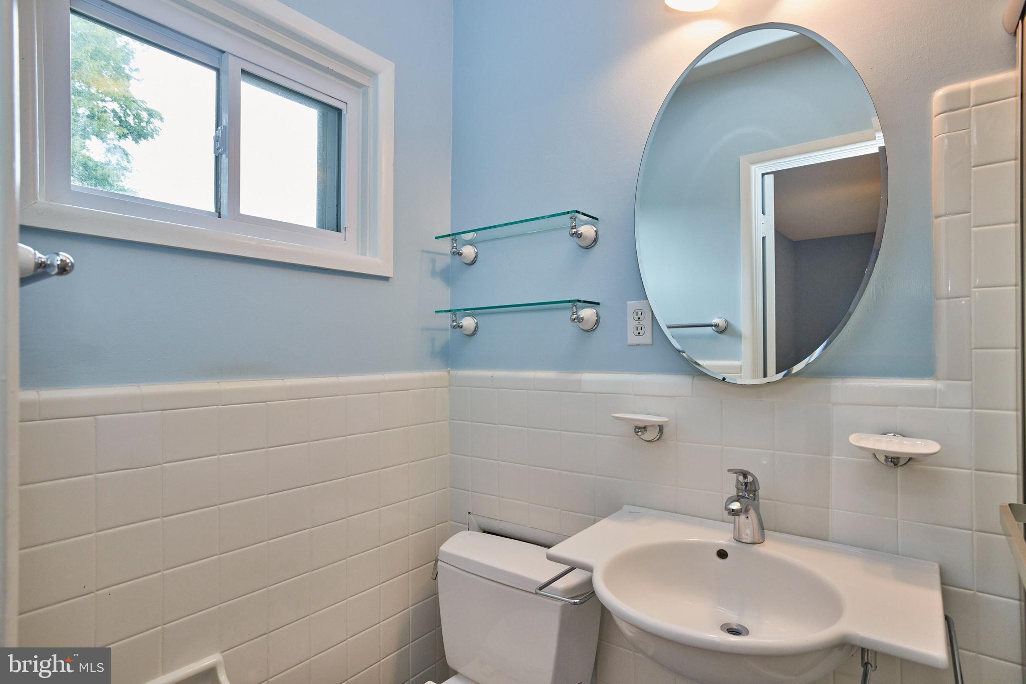 BOULEVARD MANOR - Residential Lease