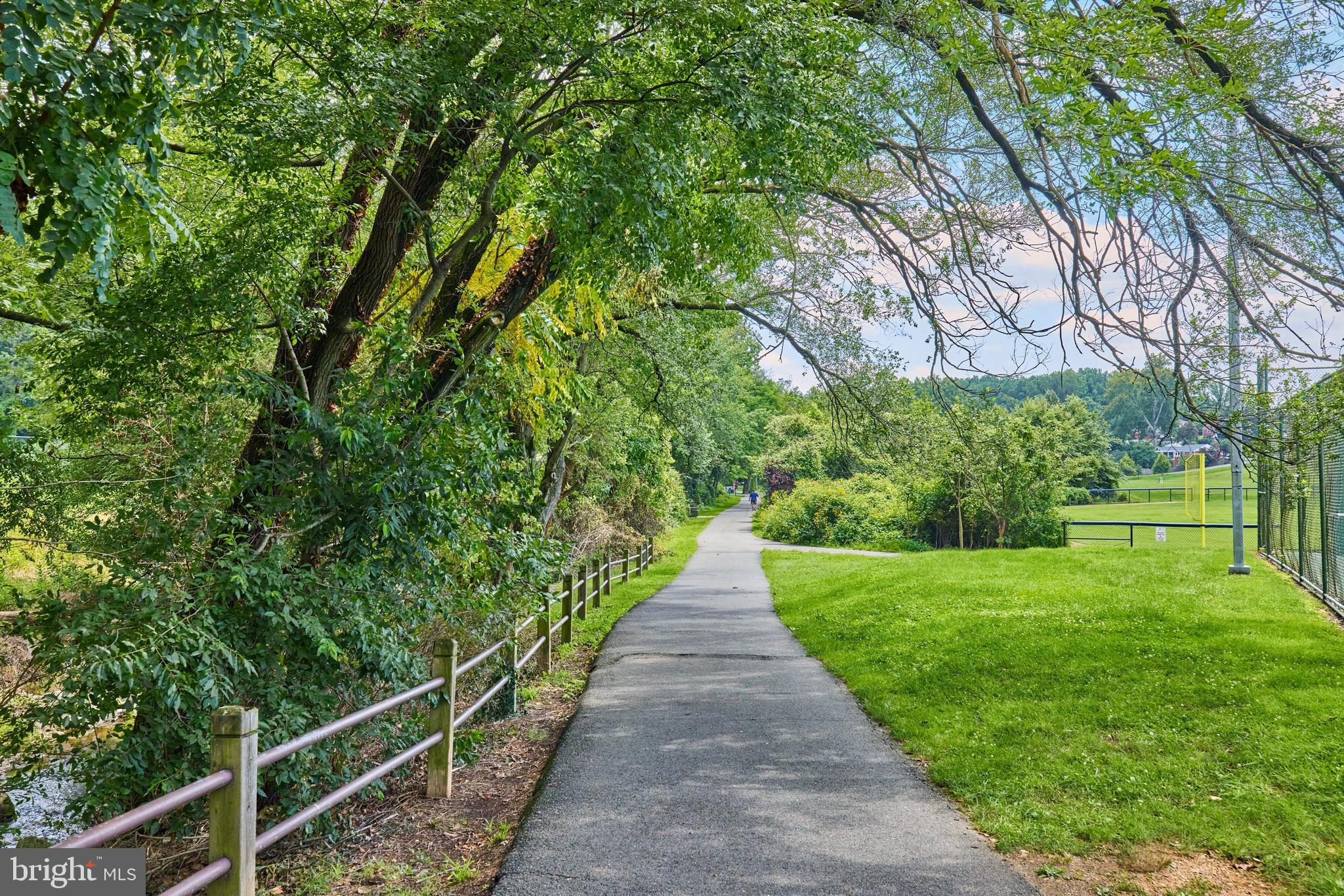 BOULEVARD MANOR - Residential Lease