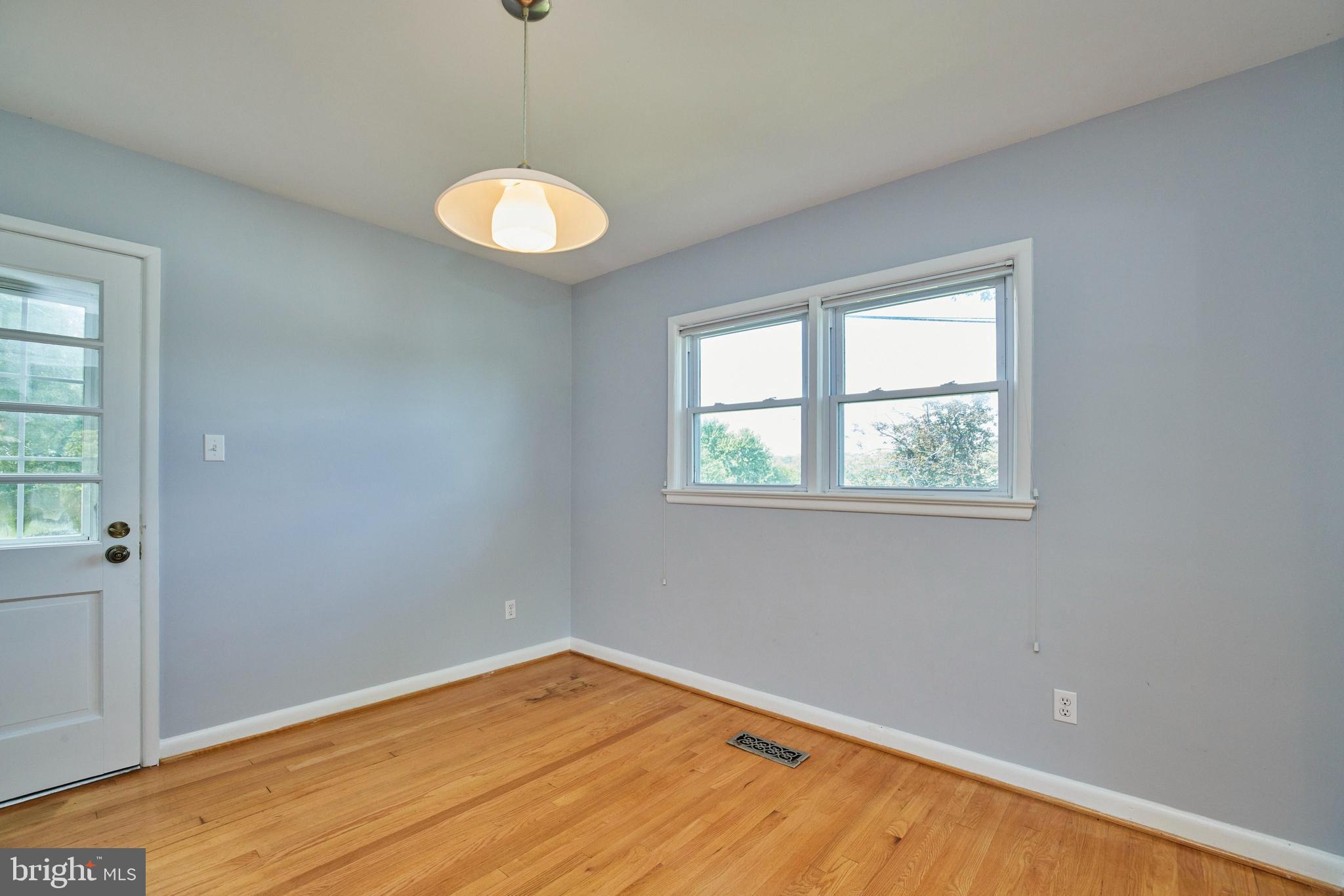 BOULEVARD MANOR - Residential Lease