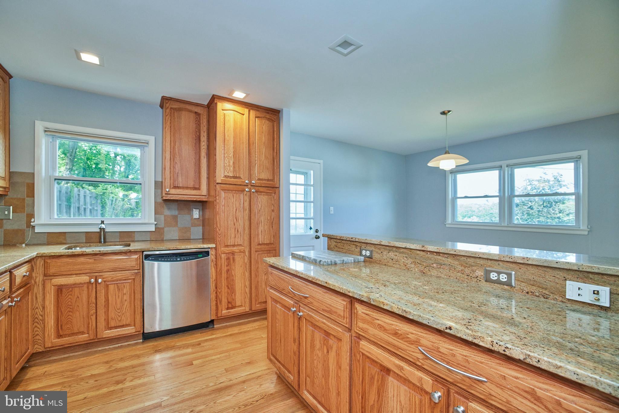 BOULEVARD MANOR - Residential Lease