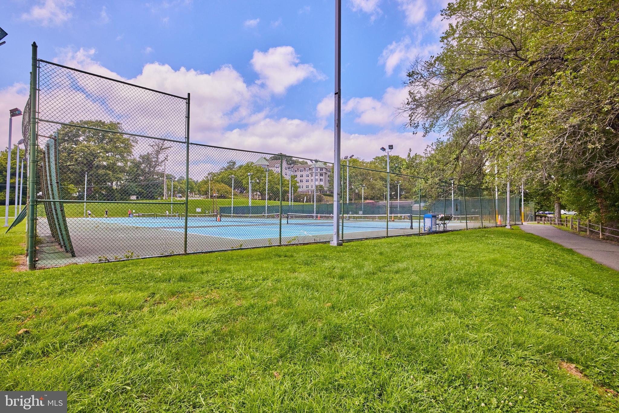 BOULEVARD MANOR - Residential Lease