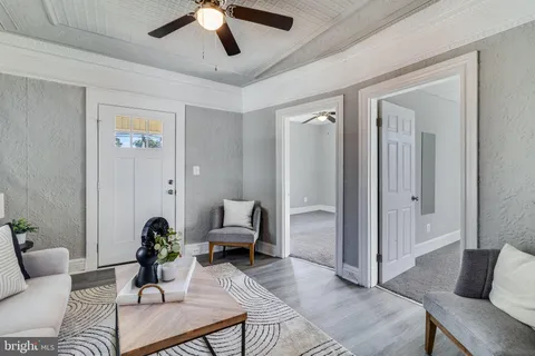 MLS: MDCH2053718