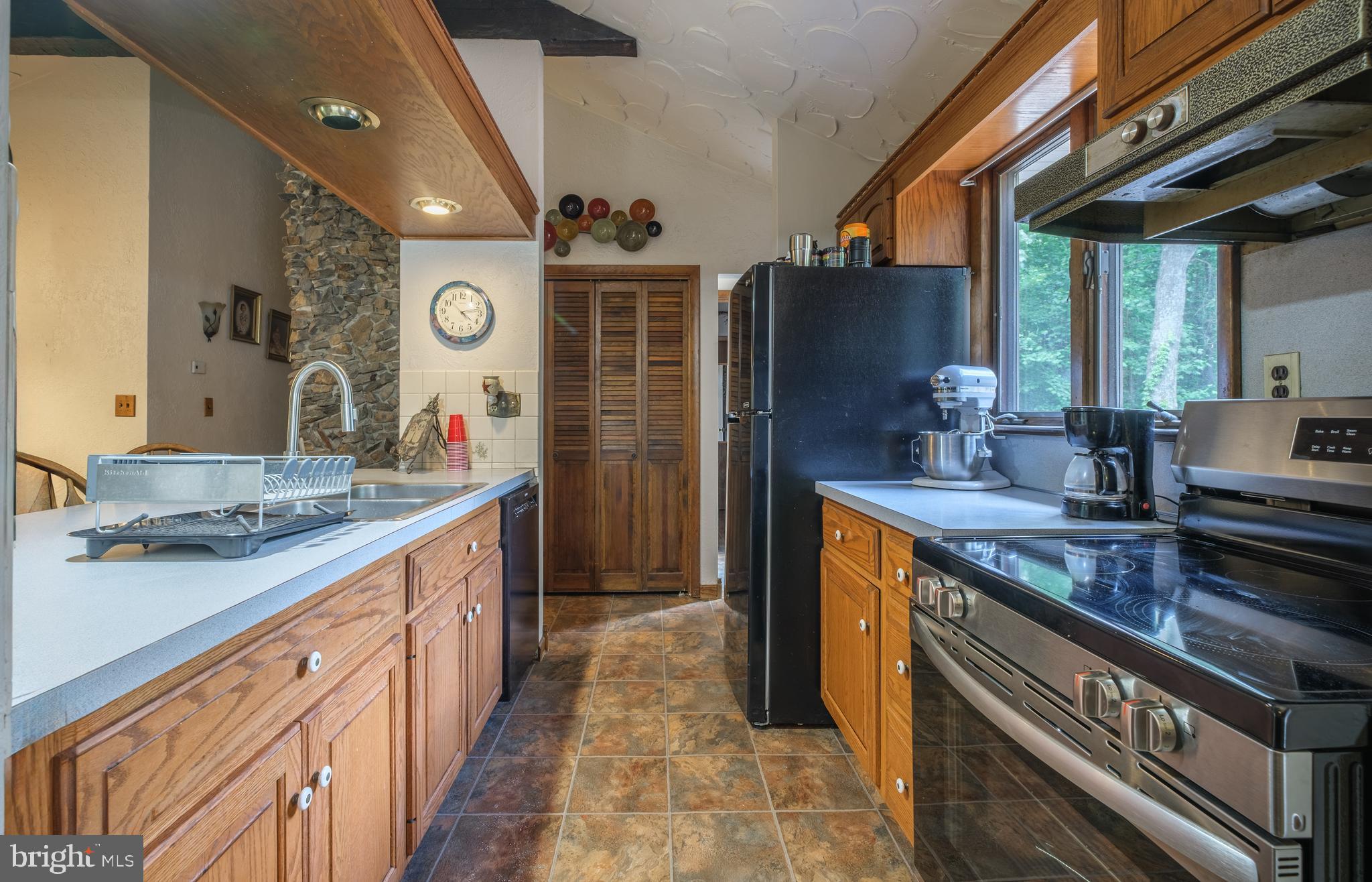 1233 GLATCO LODGE ROAD