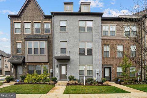 Townhouse For Sale - 233 Albany Place<br/> Prince Georges County, UPPER MARLBORO, MD 20774