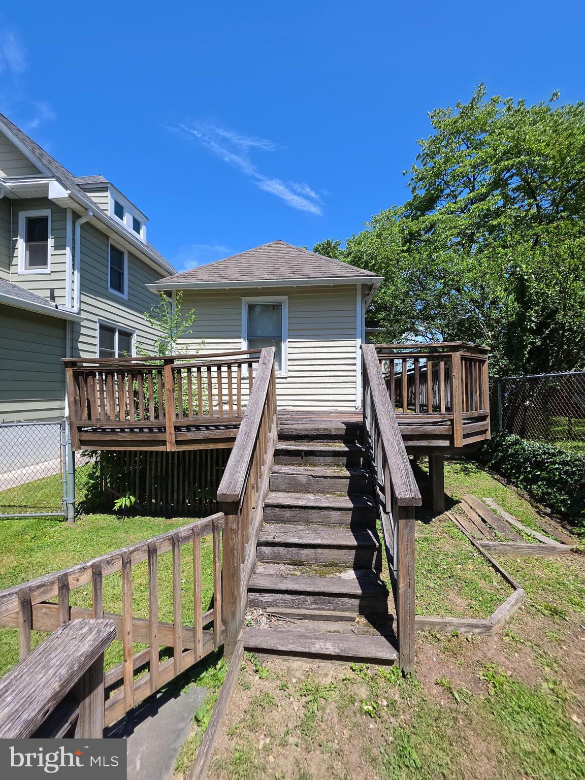 28 OAK AVENUE